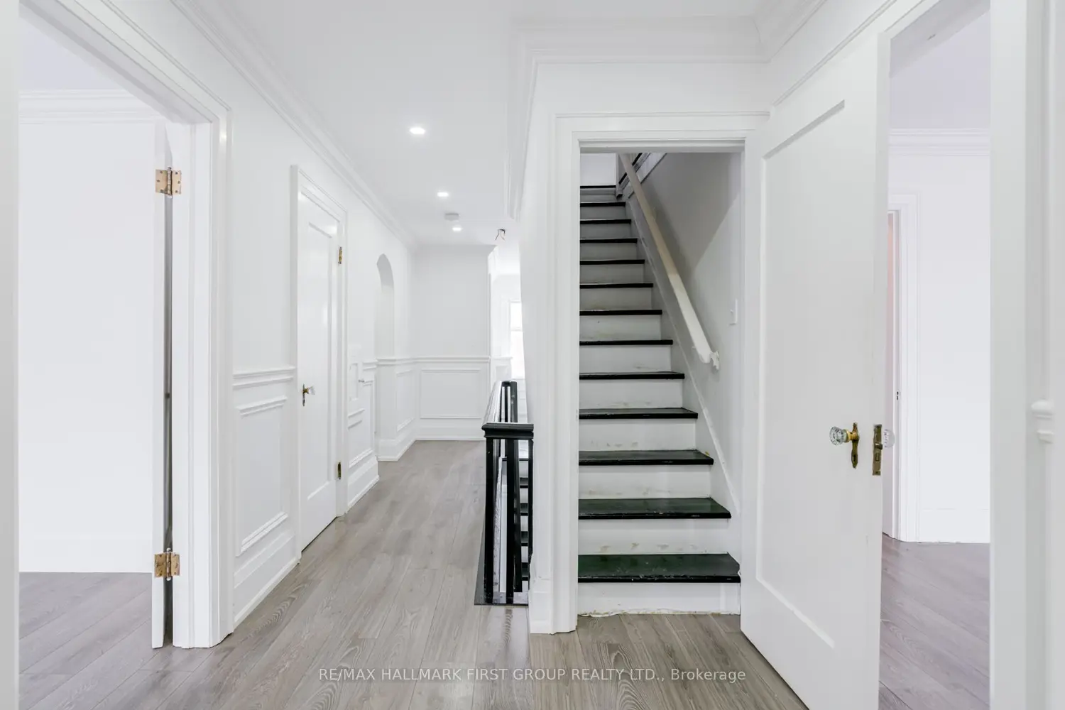 Additional image 14 of 512 Simcoe Street