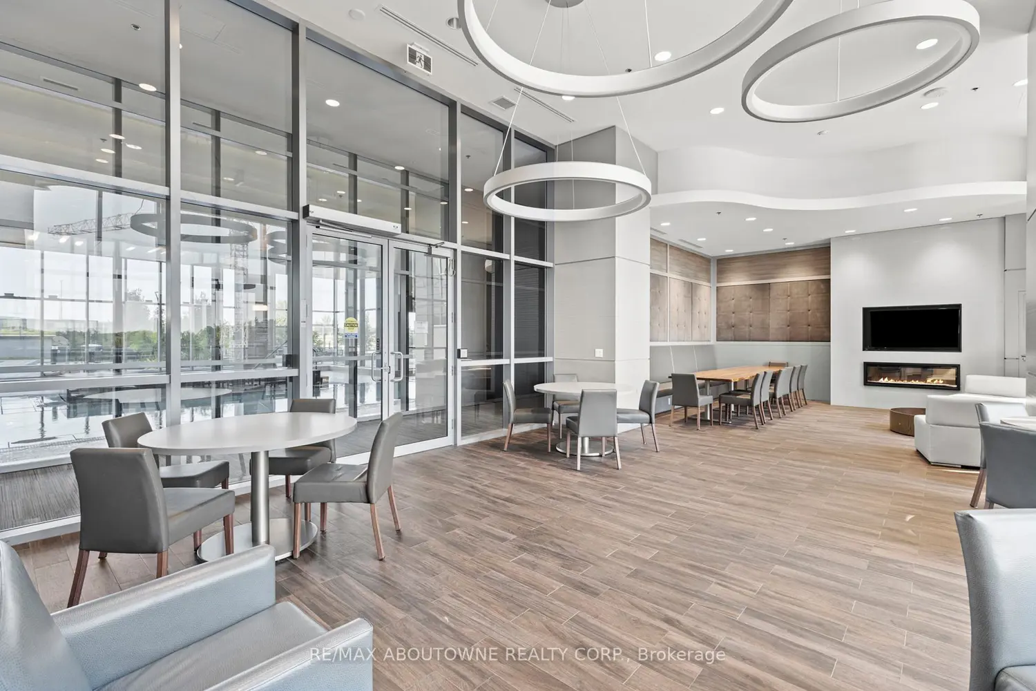 Additional image 9 of 2087 Fairview Street 906