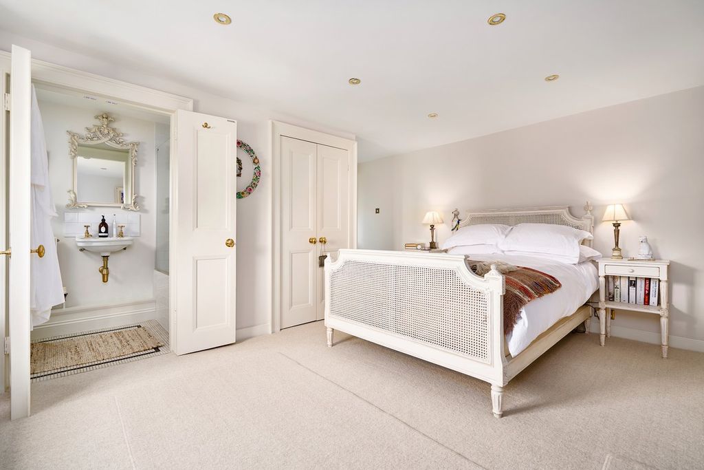 Additional image 8 of 3 bed flat for saleSt James's Square, Bath BA1
