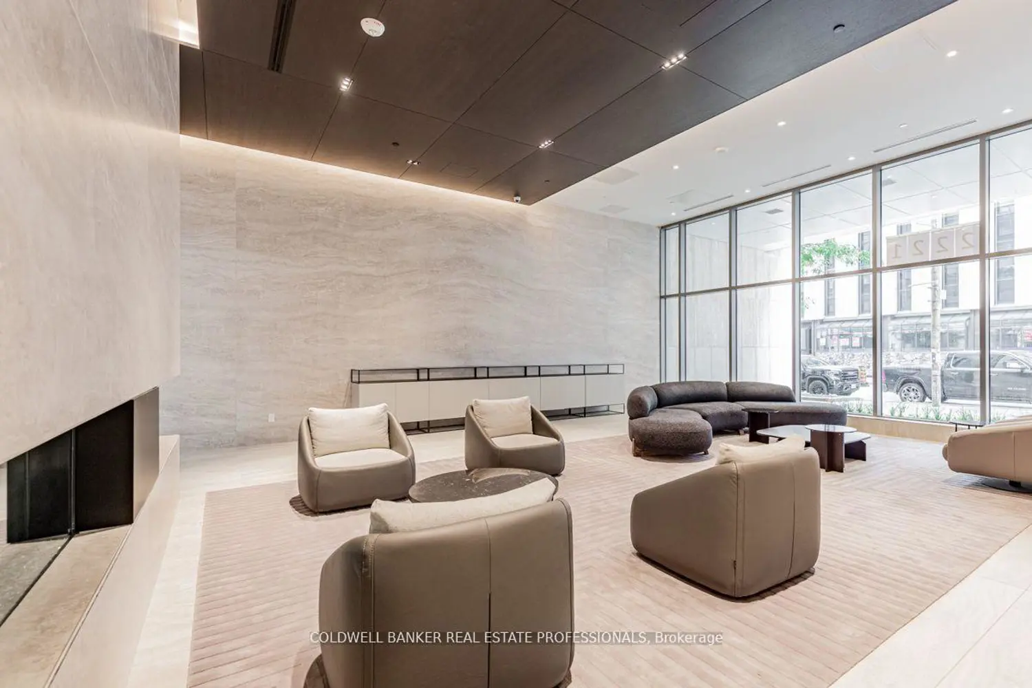 Additional image 19 of 2221 Yonge Street 5304
