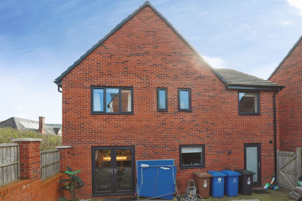Additional image 19 of 5 bed detached house for saleJohn Wyatt Close, Bucknall, Stoke-On-Trent ST2