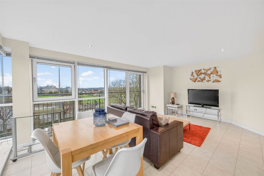 Additional image 8 of 2 bed flat for sale10 Queens Highlands, Aberdeen AB15