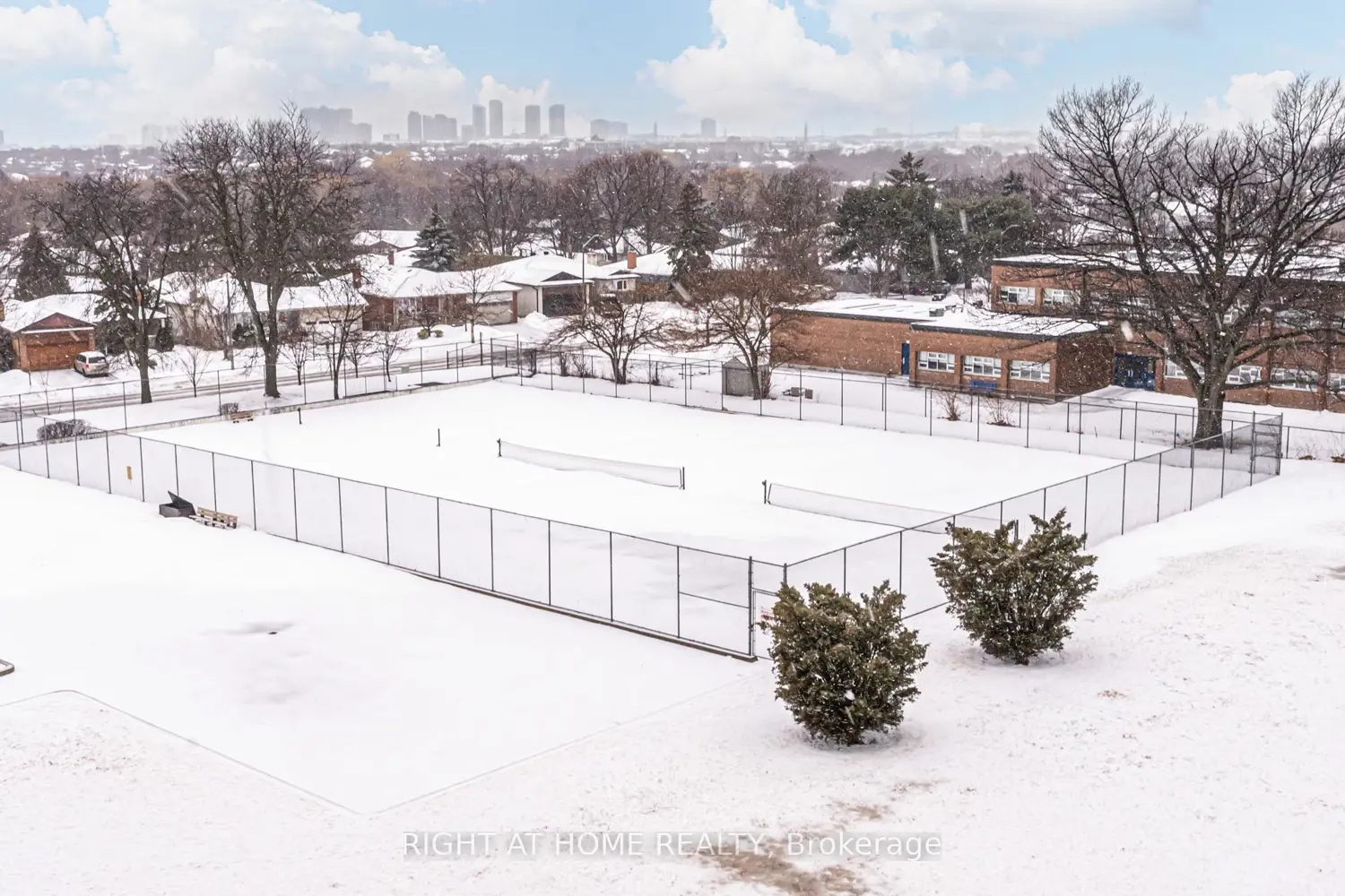 Additional image 17 of 1333 Bloor Street 606