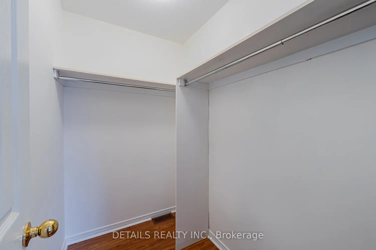 Additional image 13 of 376 Wiffen Private 20