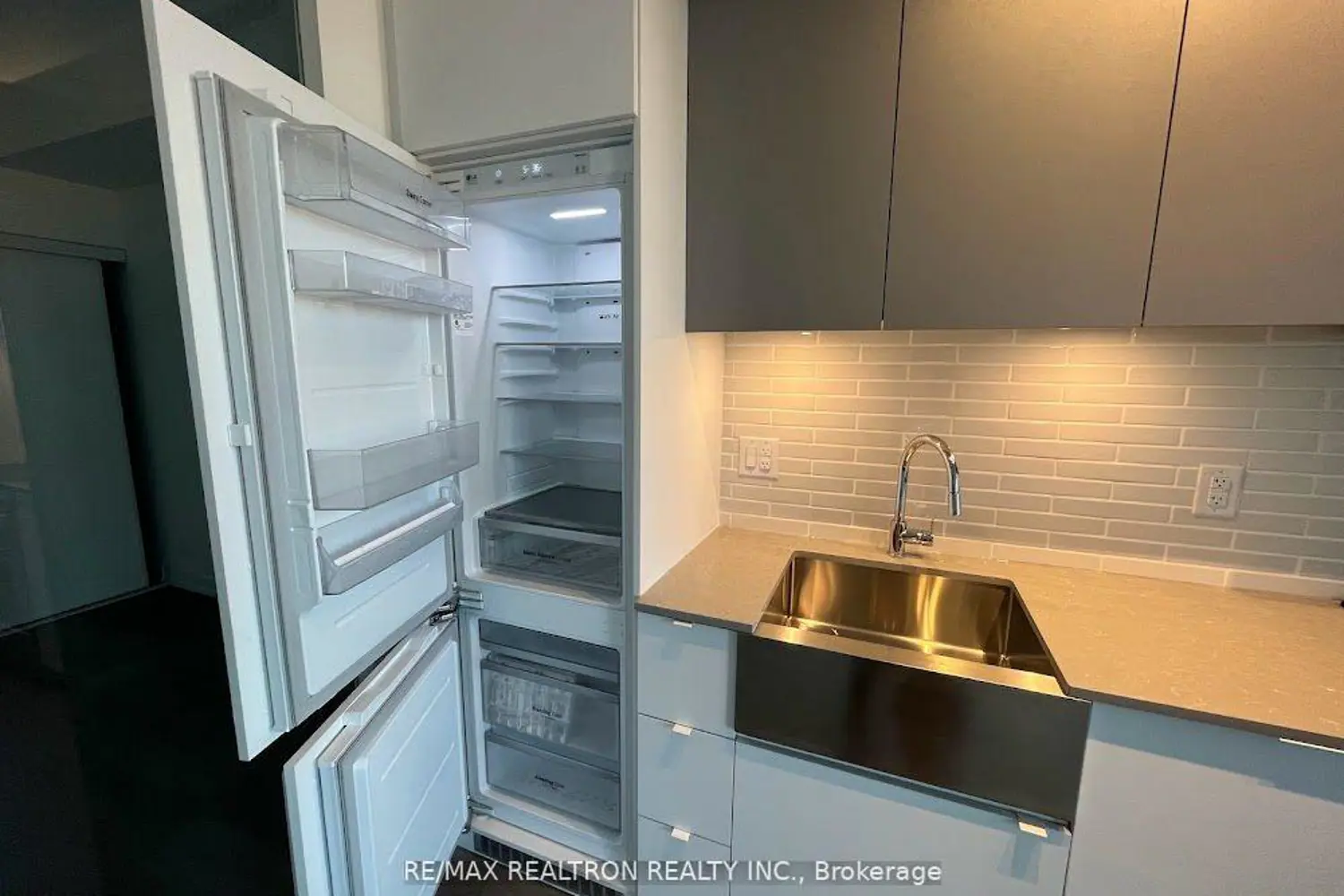 Additional image 12 of 270 Dufferin Street 619