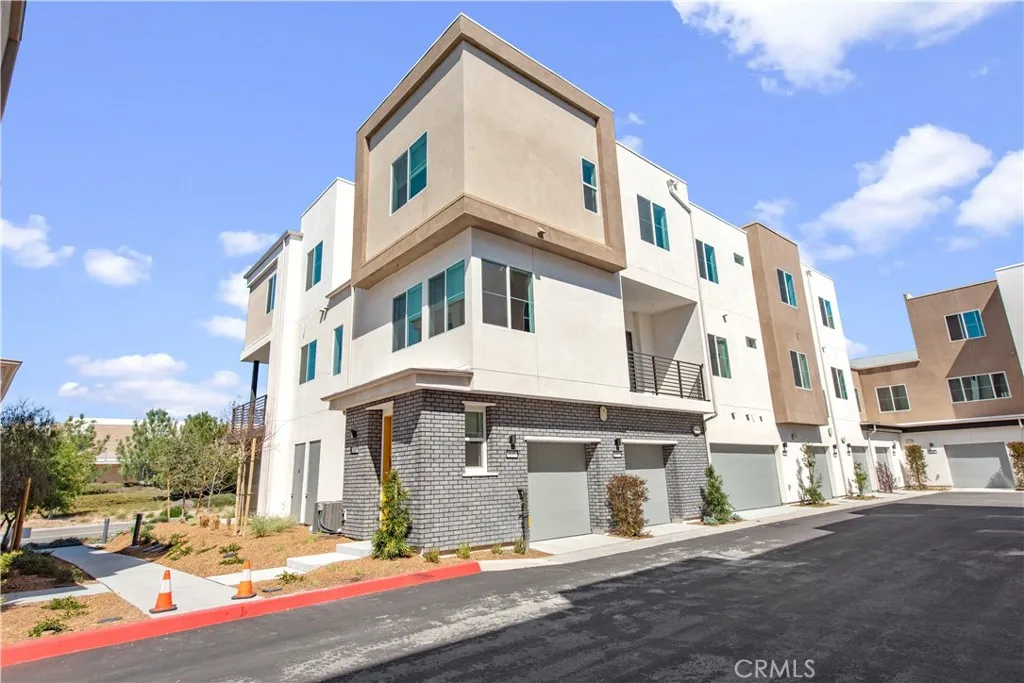 Additional image 41 of 105 Culture, Irvine, CA 92618