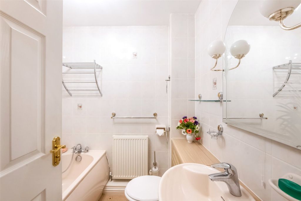 Additional image 20 of 2 bed flat for saleBeechwood Gardens, The Garden Wing, Stirling FK8