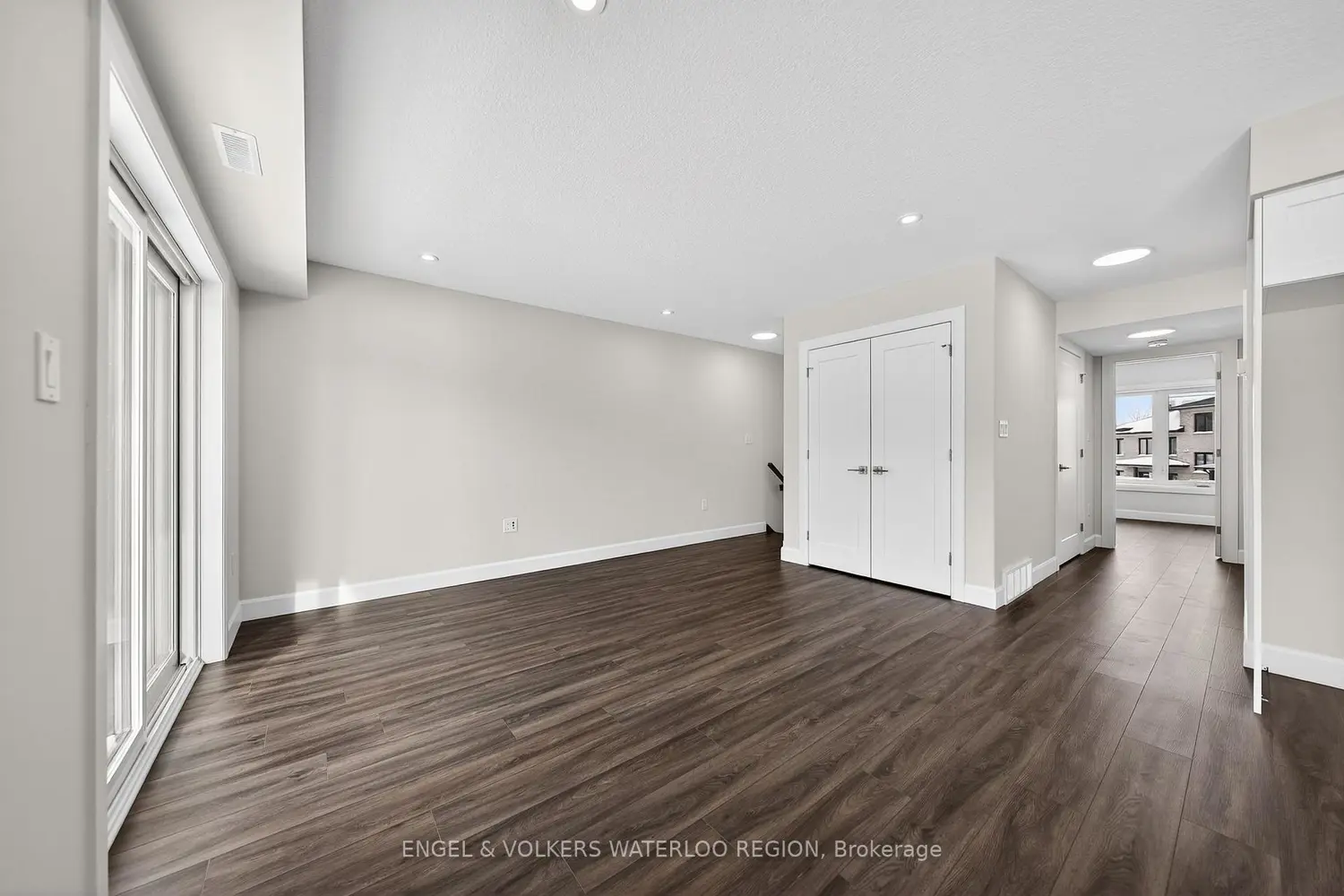 Additional image 8 of 3202 Vivian Line 48