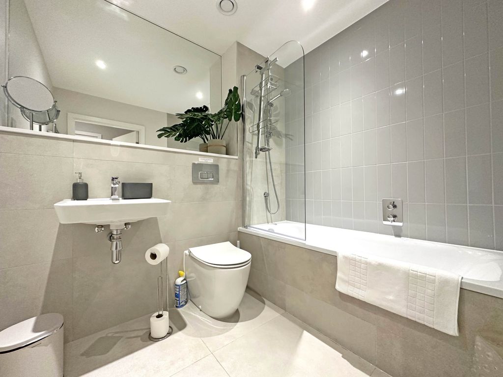 Additional image 11 of 3 bed flat for saleCliff Road, Falmouth, Cornwall TR11