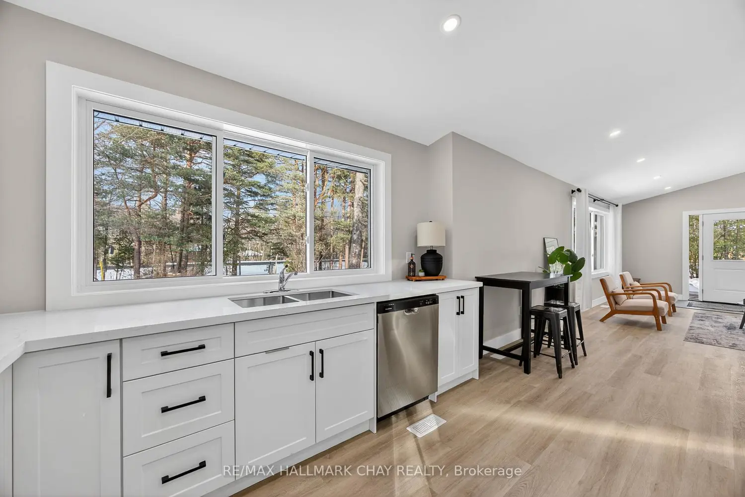 8717 Beachwood Road photo 5
