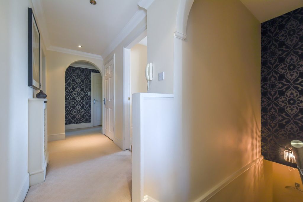 Additional image 11 of 3 bed flat for saleHenley Road, Claverdon, Warwickshire CV35