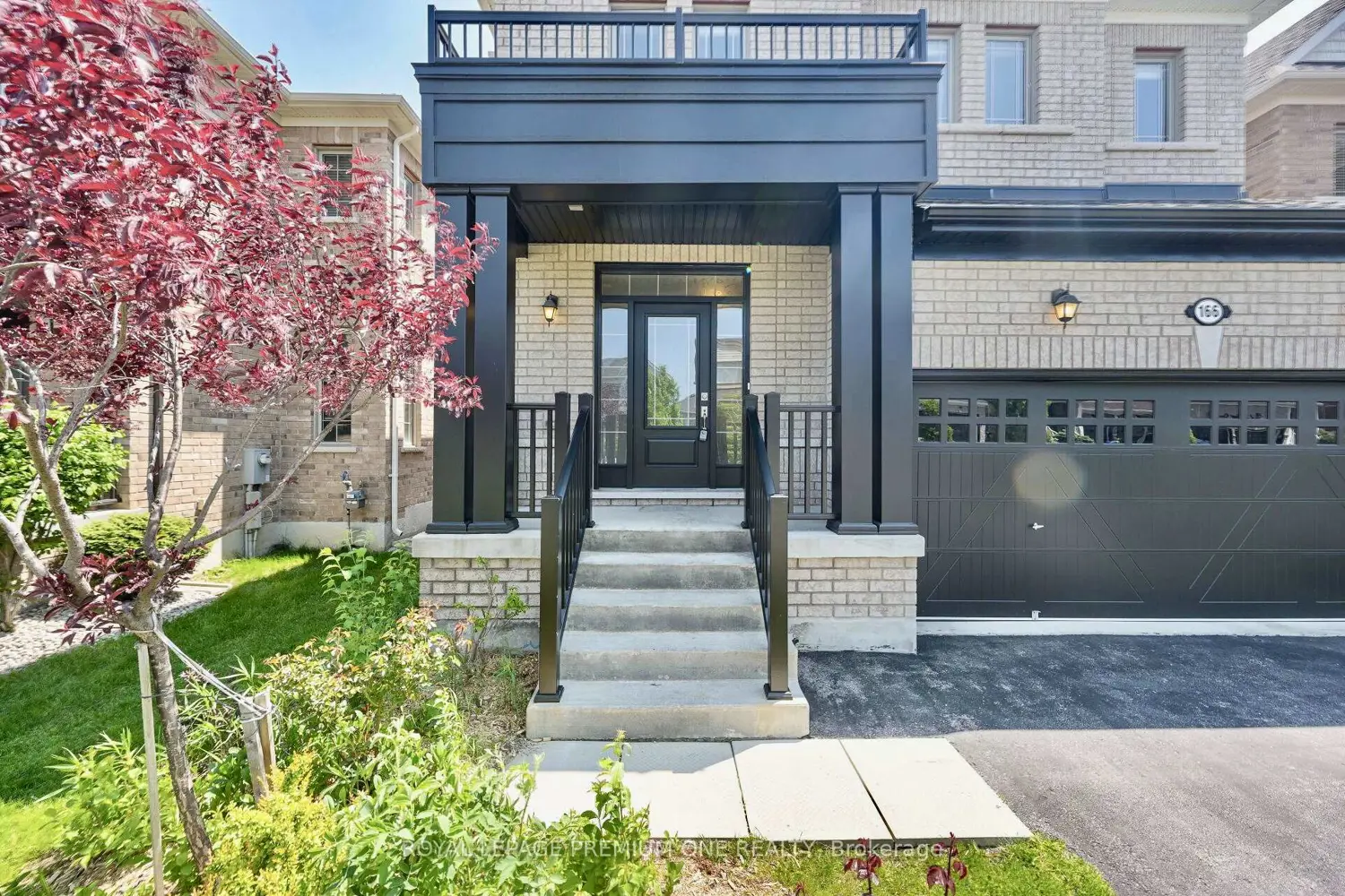 166 Sharpe Crescent photo 4