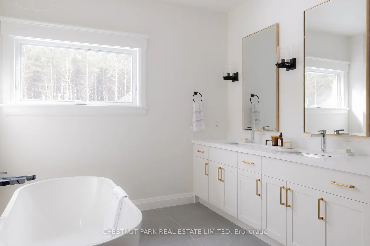 Additional image 8 of 675528 Hurontario Street