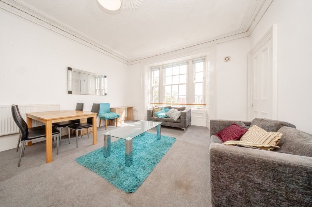 4 bed flat for sale42B Roseangle, Dundee DD1 photo 3