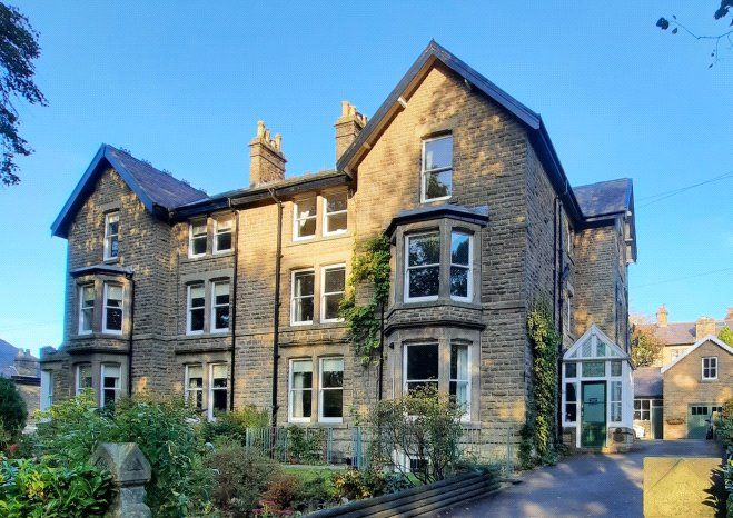2 bed flat for saleCollege Road, Buxton, Derbyshire SK17