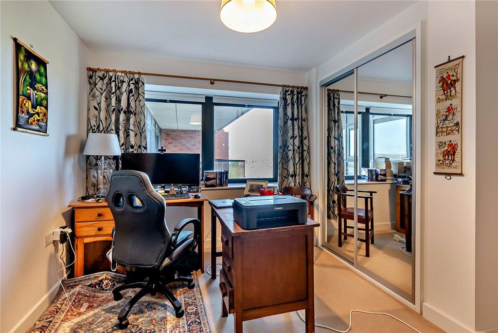 Additional image 9 of 2 bed flat for saleKingman Way, Newbury RG14