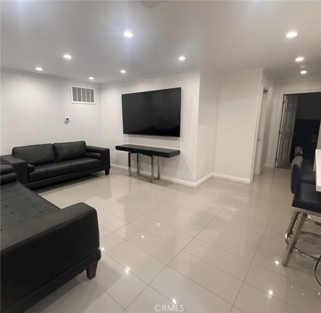 Additional image 7 of 3381 Oakmont View Drive Unit A, Glendale, CA 91208