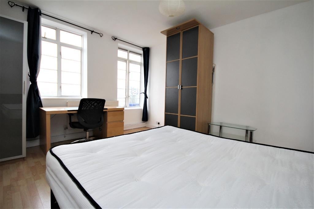 Additional image 2 of 3 Bed Flat, East Arbour Street, E1, N1 7GU