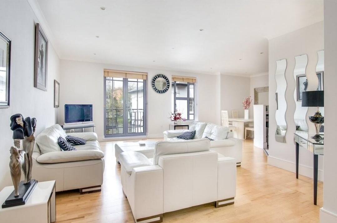 Additional image 4 of 3 Bed Flat, St. James Place, B15, N1 7GU