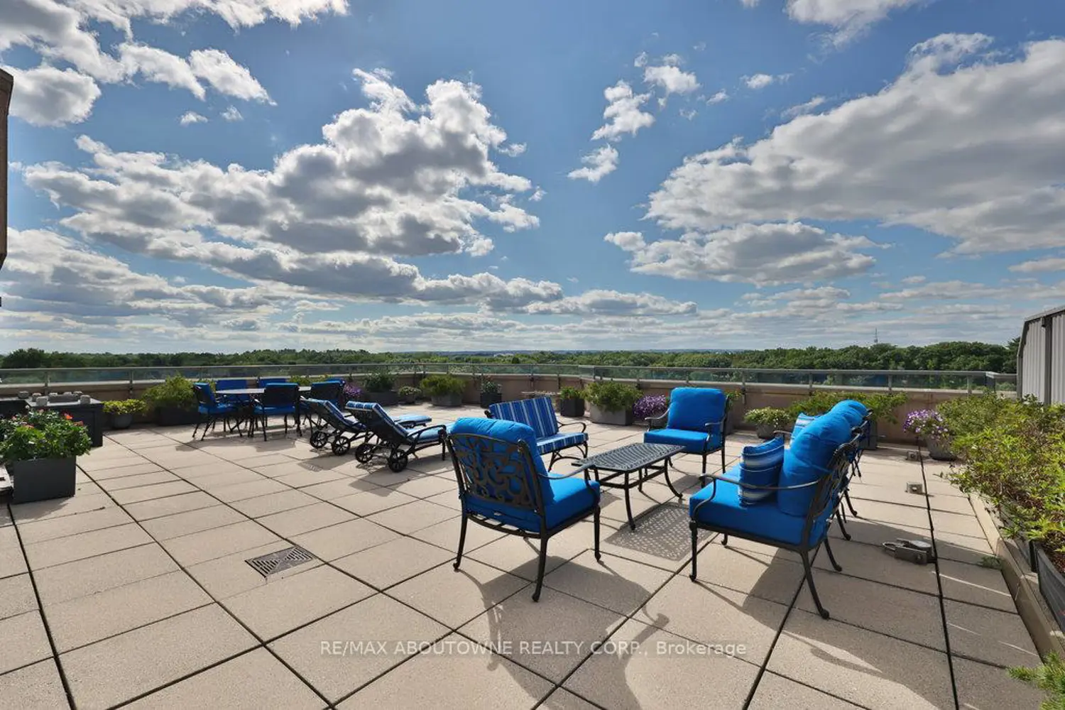 Additional image 9 of 2511 Lakeshore Road 801