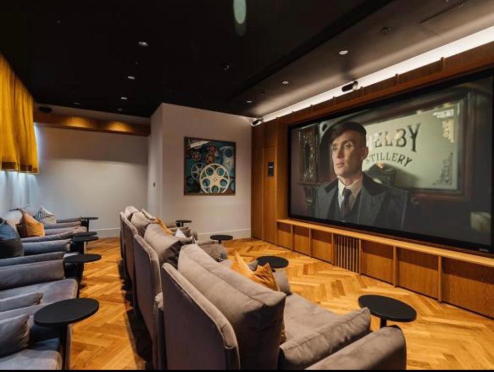 2 Bed Flat, The Mercian, B15, N1 7GU