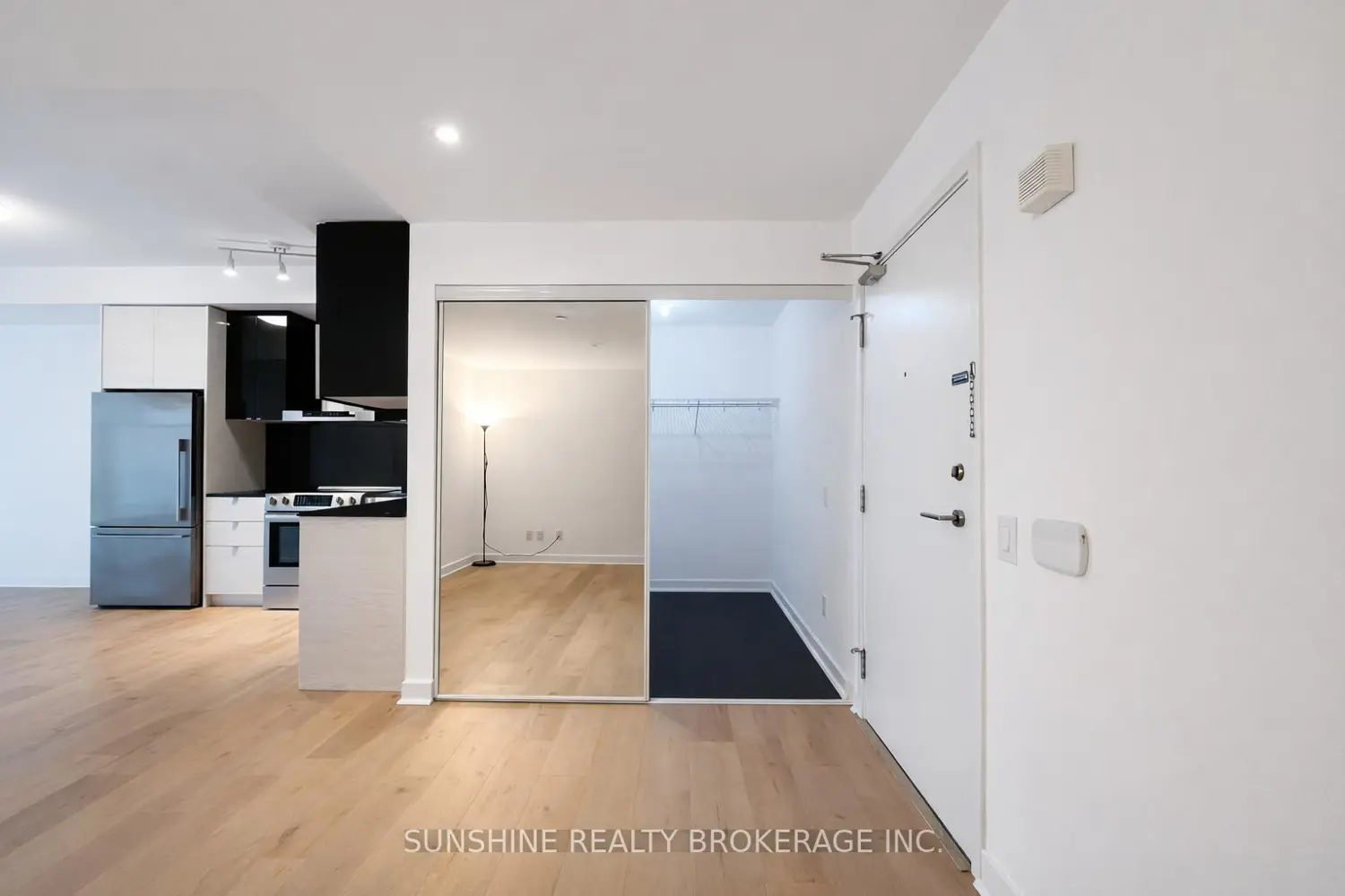 Additional image 11 of 72 Esther Shiner Boulevard 223