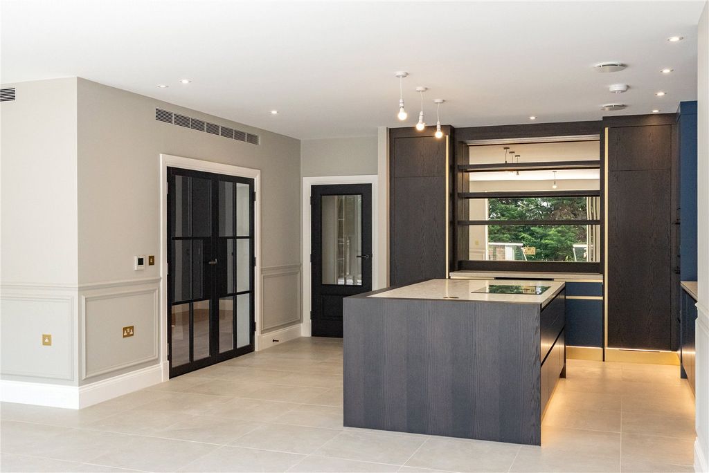 Additional image 25 of 2 bed flat for saleLeigh Court Close, Cobham KT11