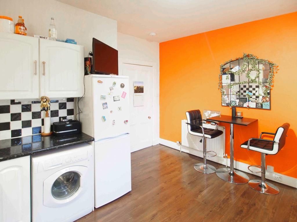 Additional image 6 of Flat 5, 37 Rosemount Viaduct, Aberdeen, AB25 1NQ