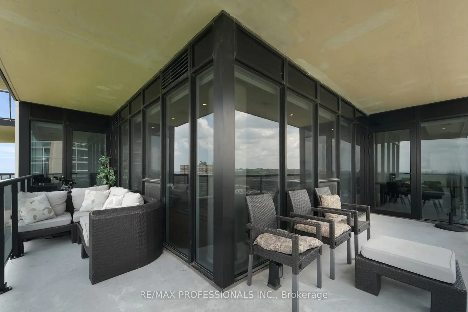 Additional image 12 of 1035 Southdown Road 1402