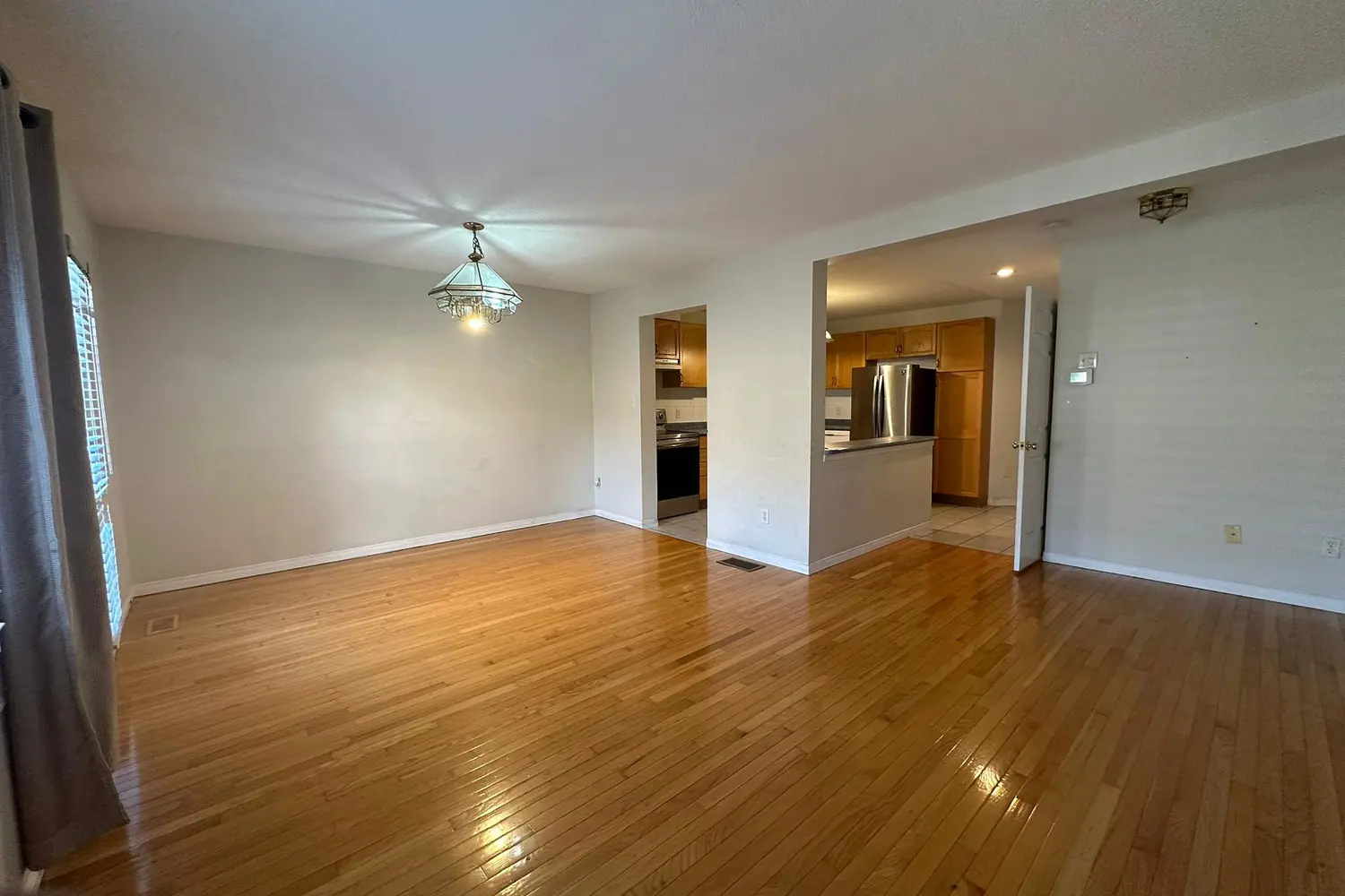 Additional image 4 of 1889 Upper Wentworth Street 35