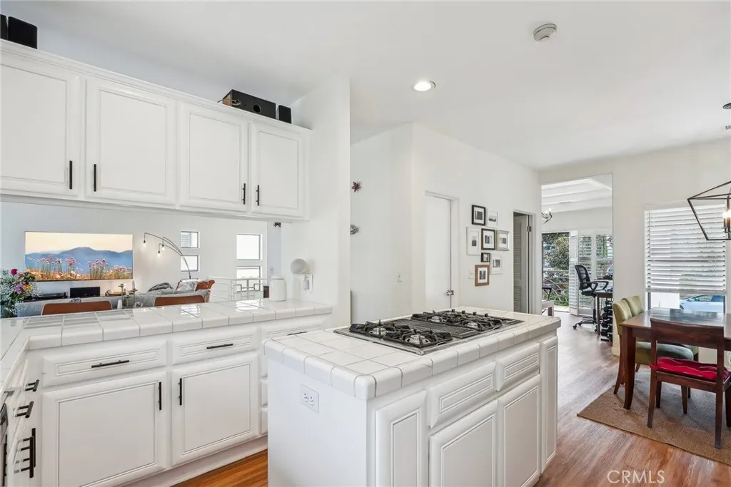 Additional image 63 of 221 S Francisca Avenue Unit A, Redondo Beach, CA 90277