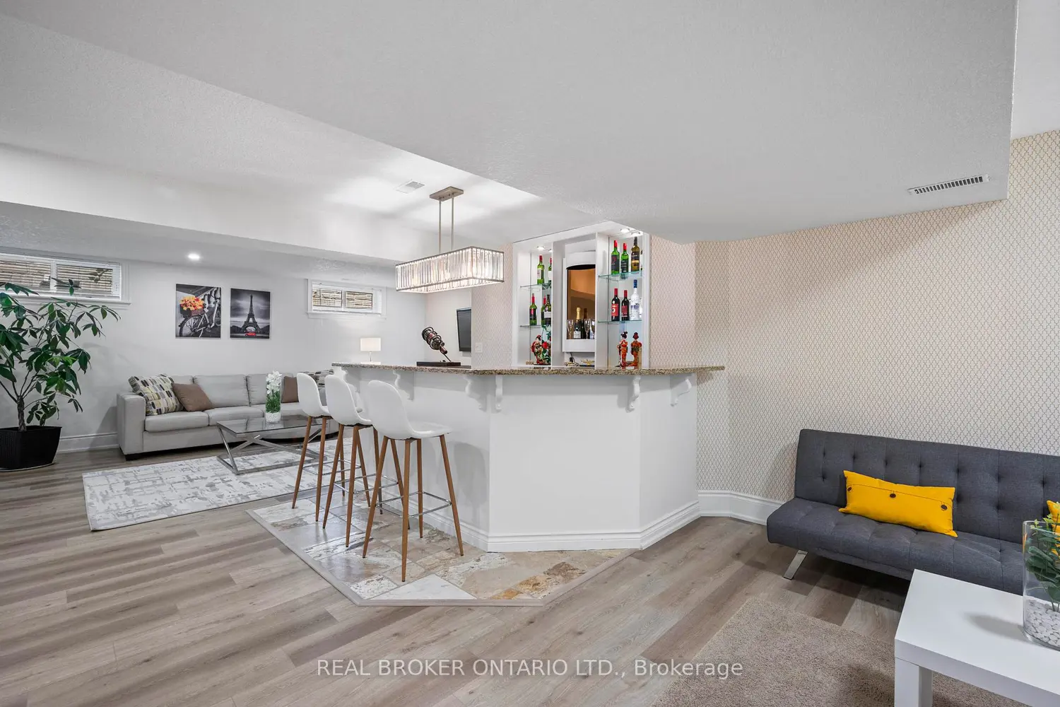 Additional image 15 of 215 Black Maple Court