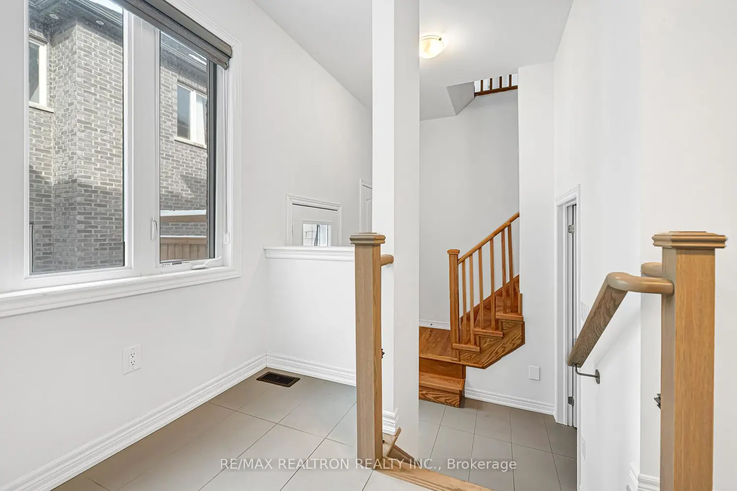 51 Albert Lewis Street photo 4
