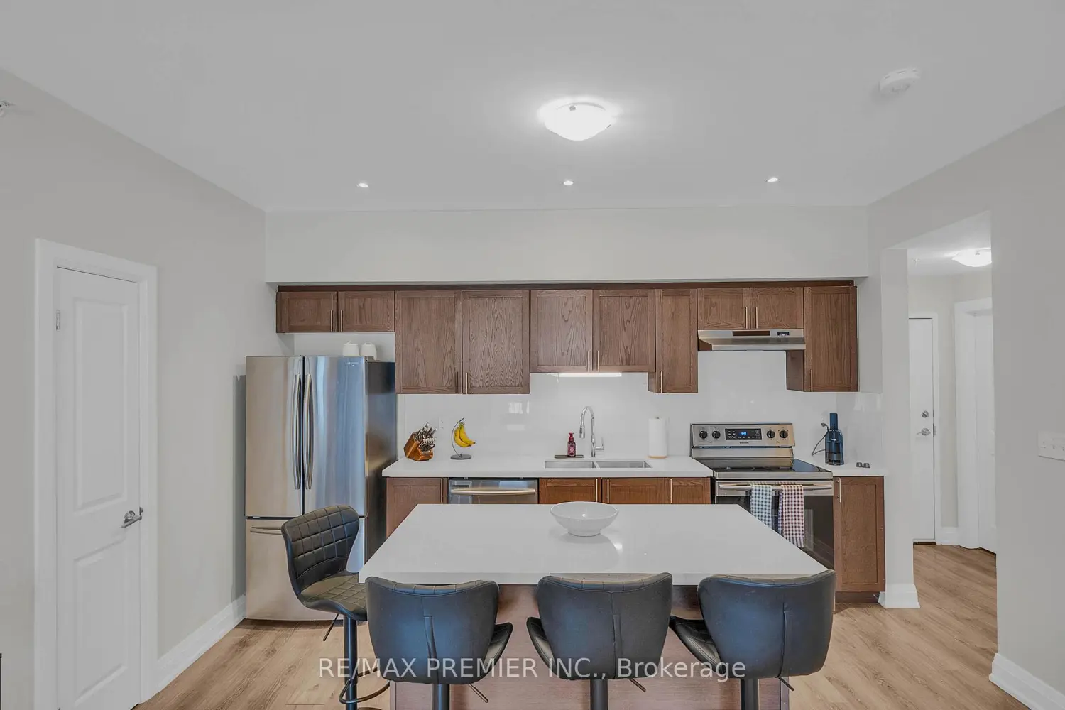 299 Cundles Road 110 photo 5