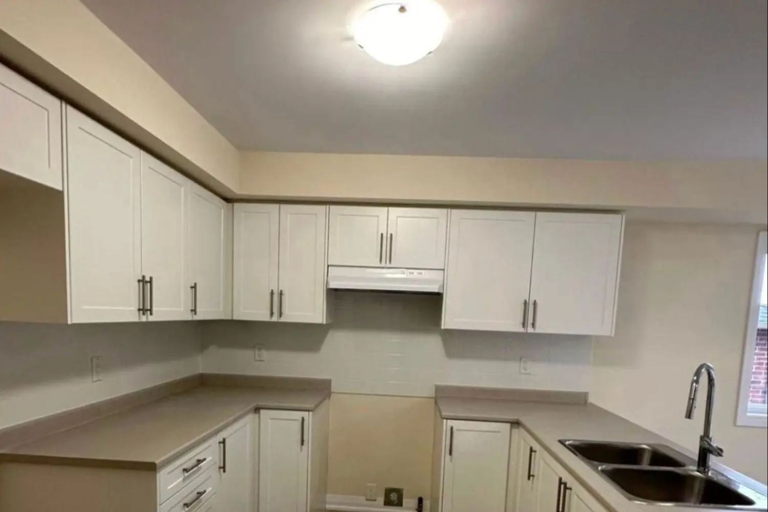 Additional image 2 of 5 Revol Road