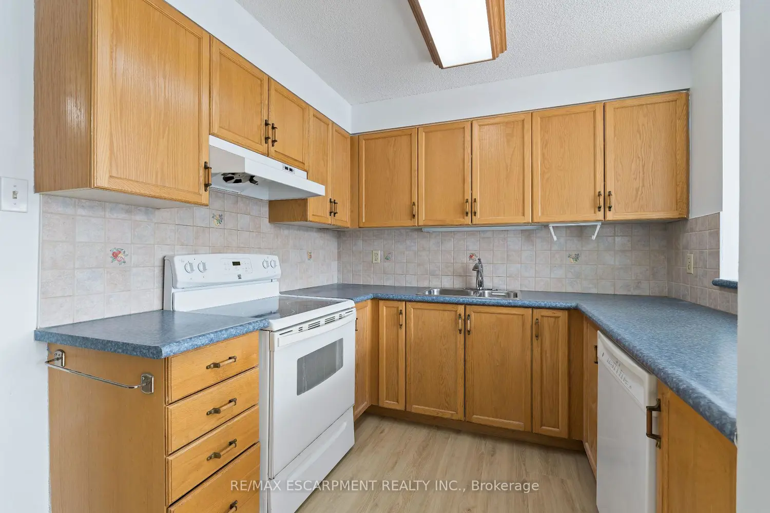 Additional image 8 of 2155 Burnhamthorpe Road 209