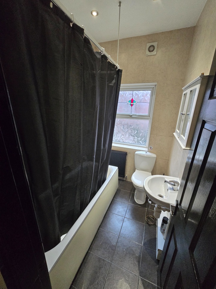 Additional image 10 of Room in a Shared House, Ashville Road, LS6, LS6 1NA