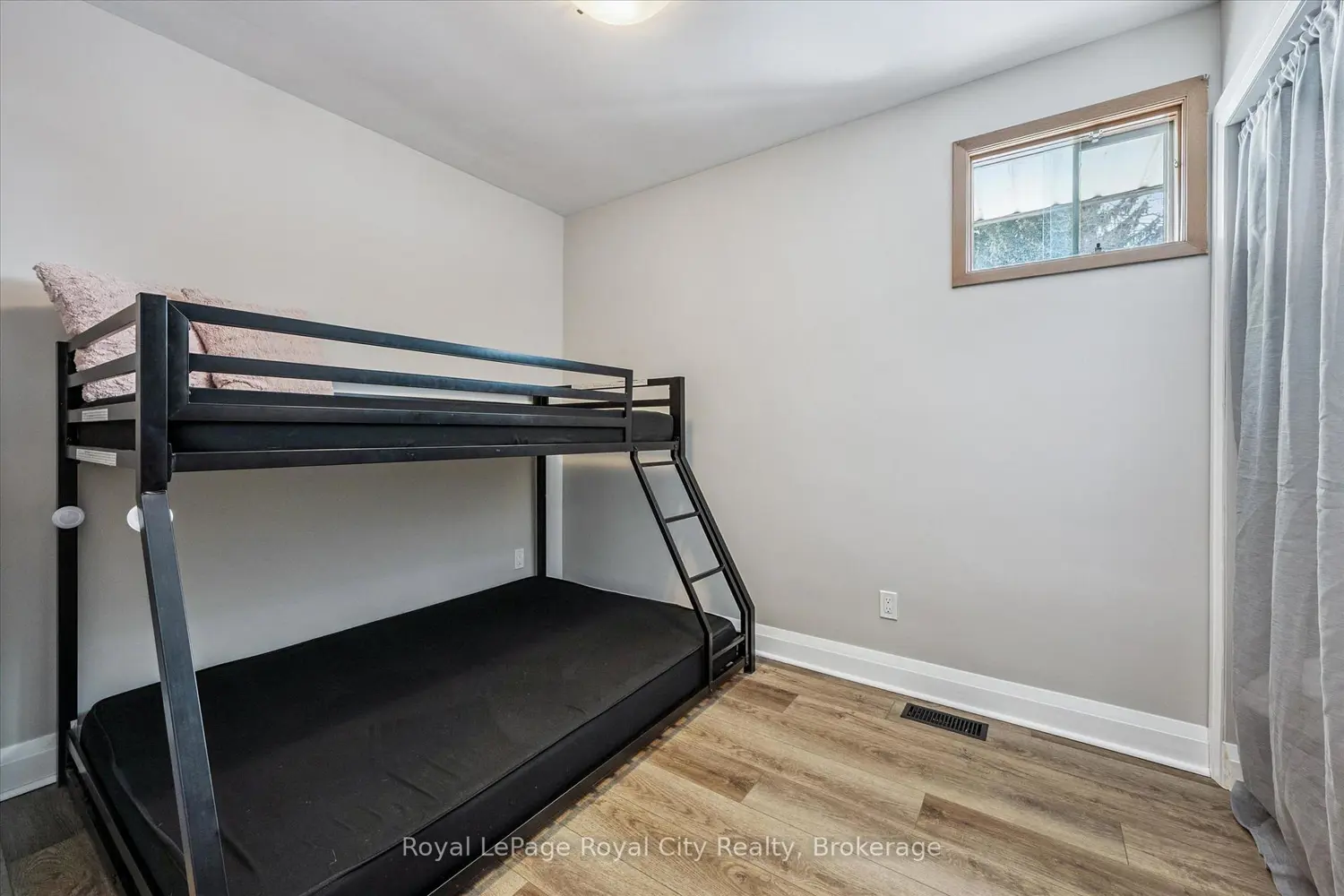 Additional image 9 of 26 Vista Terrace