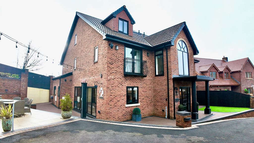 Additional image 14 of 5 bed detached house for saleOak Tree Rise, Newbridge NP11