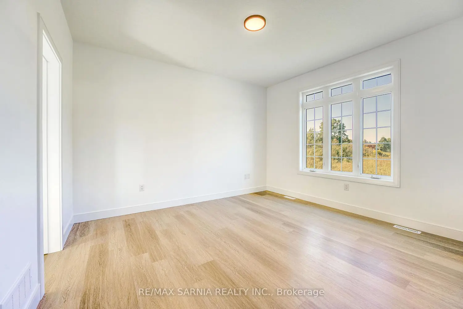 Additional image 3 of 4166 Boardwalk Avenue