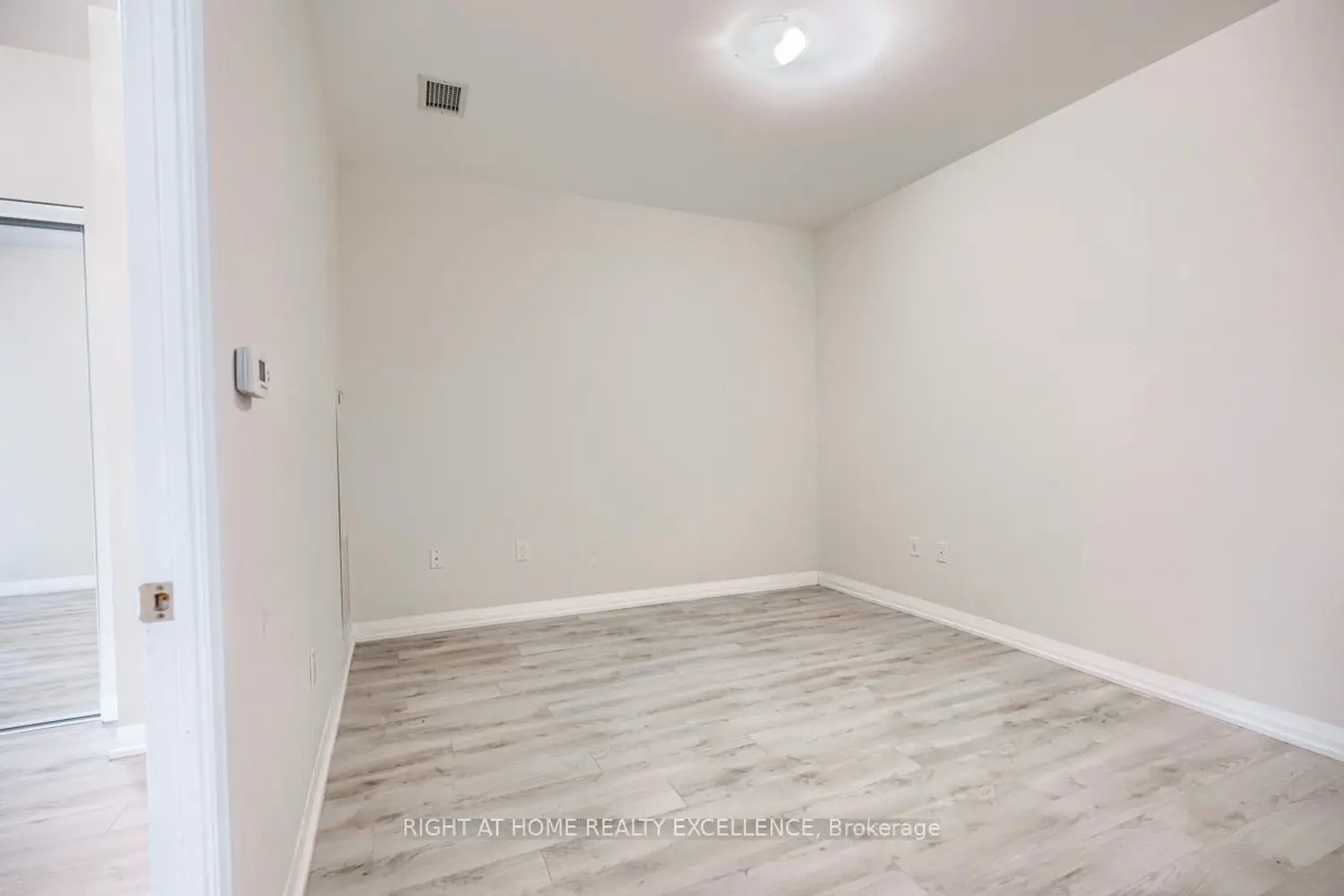 Additional image 11 of 65 Watergarden Drive 201