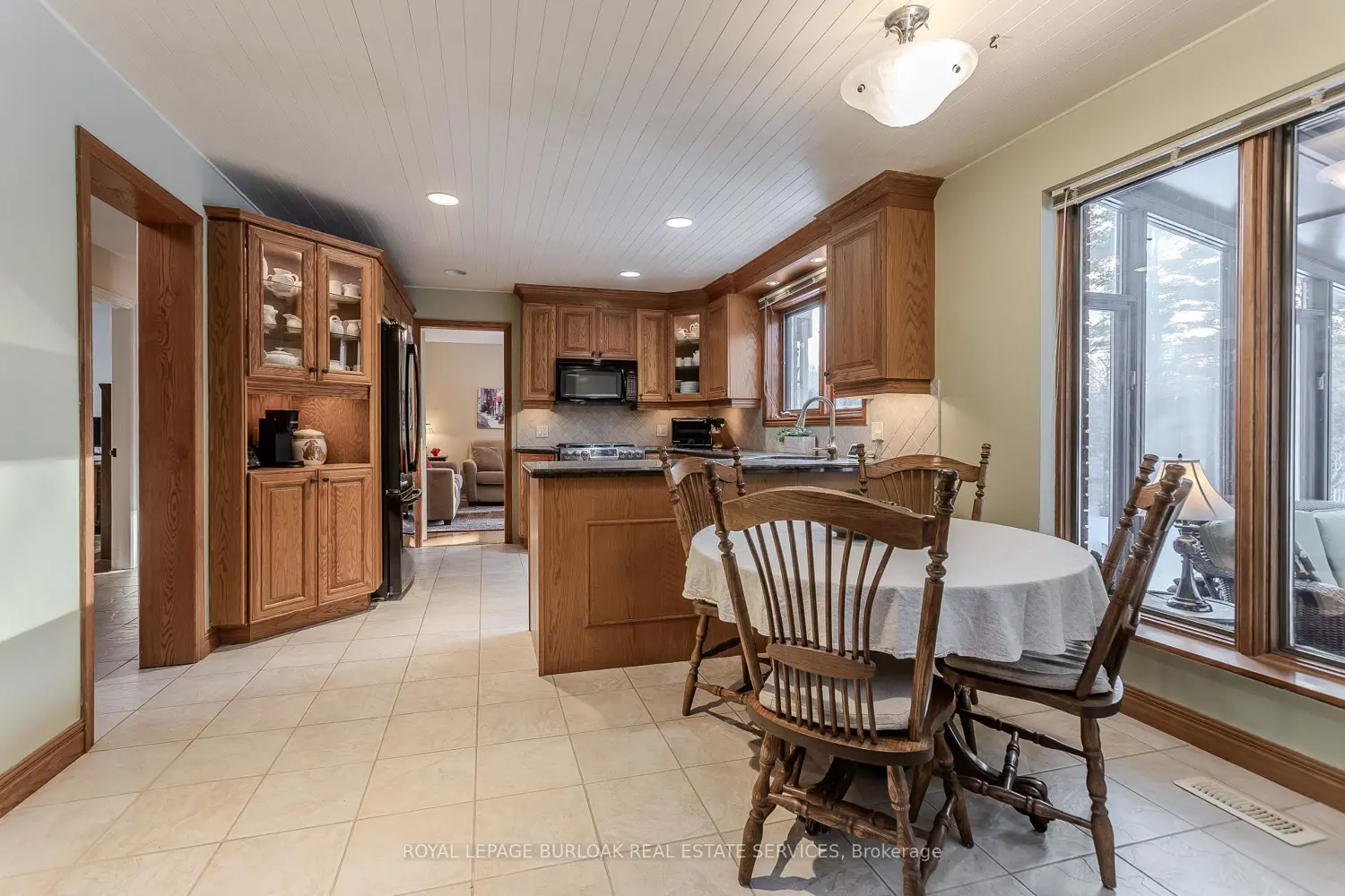 Additional image 3 of 2431 Britannia Road