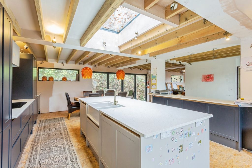 Additional image 17 of 4 bed detached house for saleCherry Tree Avenue, Haslemere, Surrey GU27