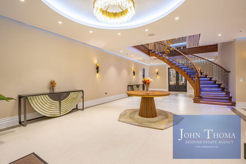 8 bed detached house for saleRoding Lane, Chigwell IG7 photo 5