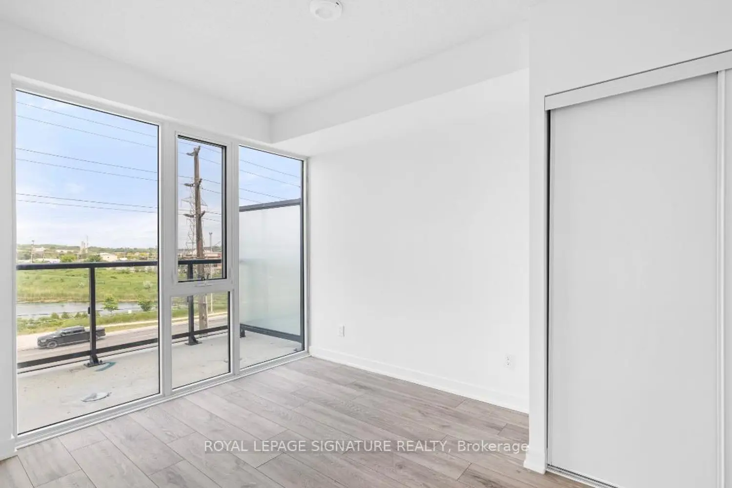 Additional image 16 of 3200 Dakota Common B404