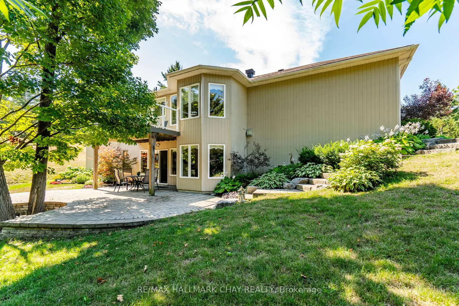 Additional image 16 of 32 Valleycrest Drive