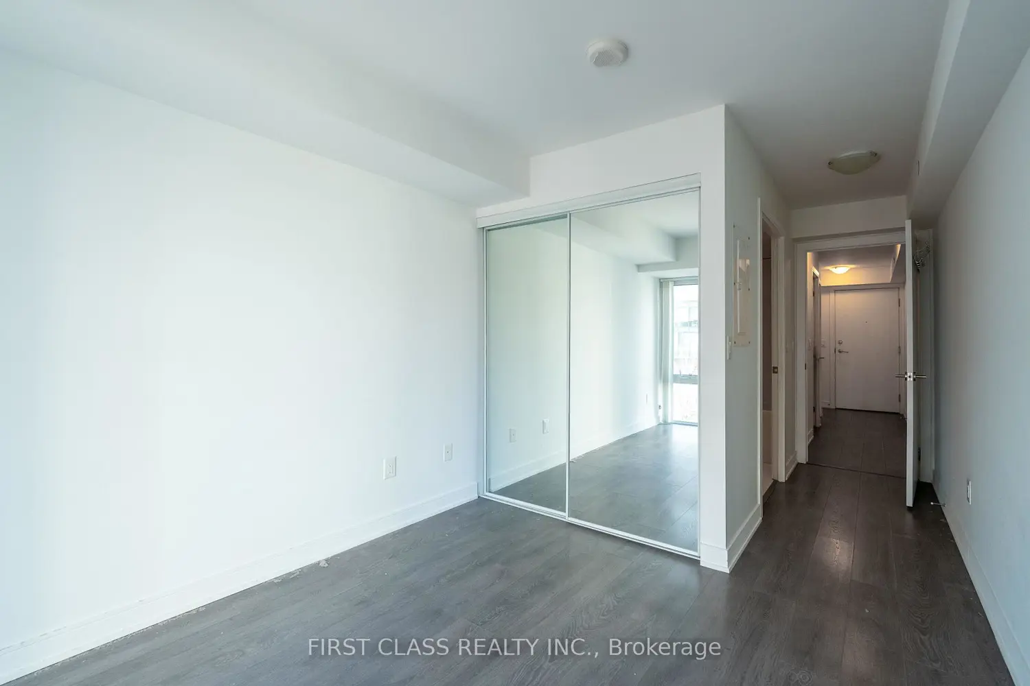 Additional image 4 of 525 Adelaide Street 1022