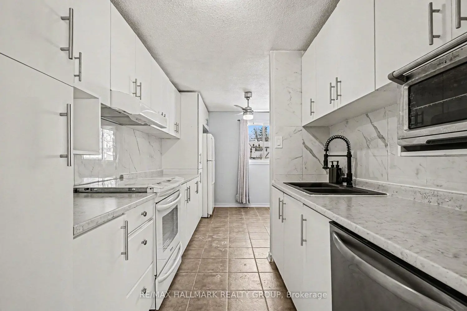 Additional image 10 of 7846 Jeanne D'arc Boulevard 55