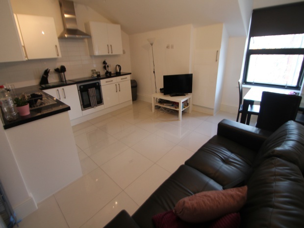 3 Bed Flat, Clarendon Road, LS2, N1 7GU