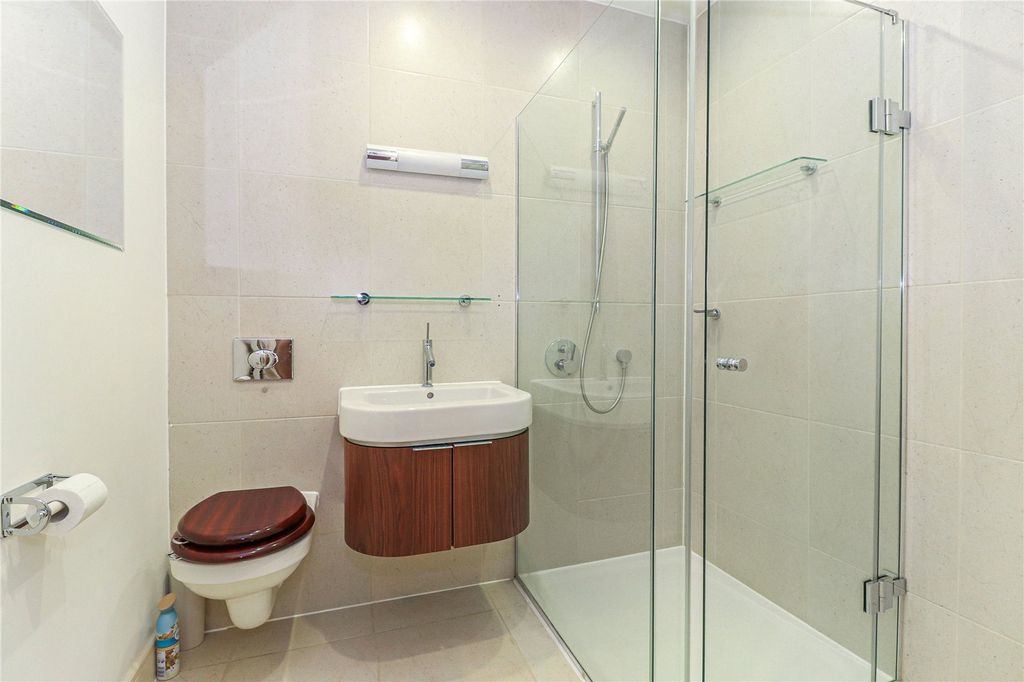 Additional image 9 of 2 bed flat for saleCliveden Gages, Taplow, Buckinghamshire SL6